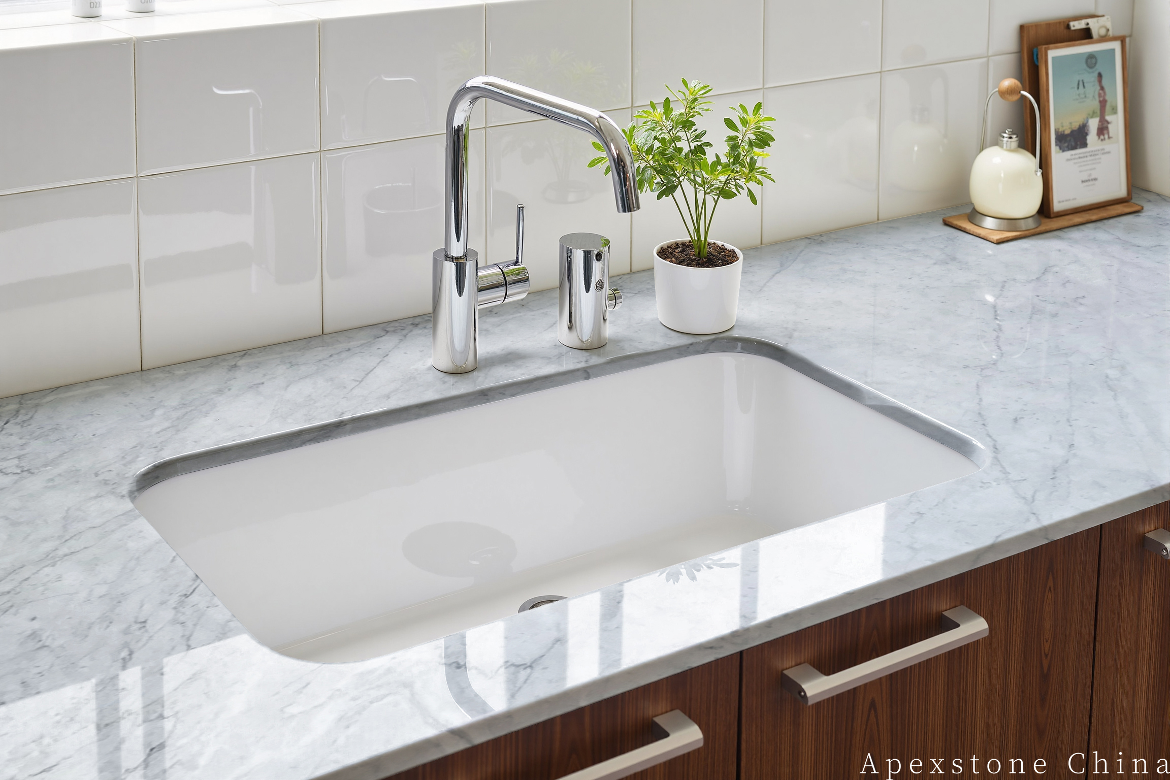 Statuario Venato vs Portuguese Grey: Kitchen Countertop Comparison Statuario Venato vs Portuguese Grey: Kitchen Countertop Comparison